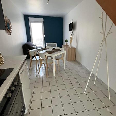 Ver-sur-Mer Anselme, F2 Duplex Avec Cour Commune Et Proche De La Mer ,2 מראה חיצוני תמונה