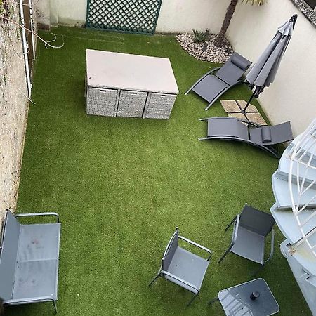 Ver-sur-Mer Anselme, F2 Duplex Avec Cour Commune Et Proche De La Mer ,2 מראה חיצוני תמונה