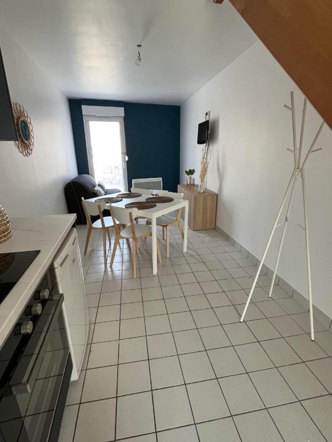 Ver-sur-Mer Anselme, F2 Duplex Avec Cour Commune Et Proche De La Mer ,2 מראה חיצוני תמונה